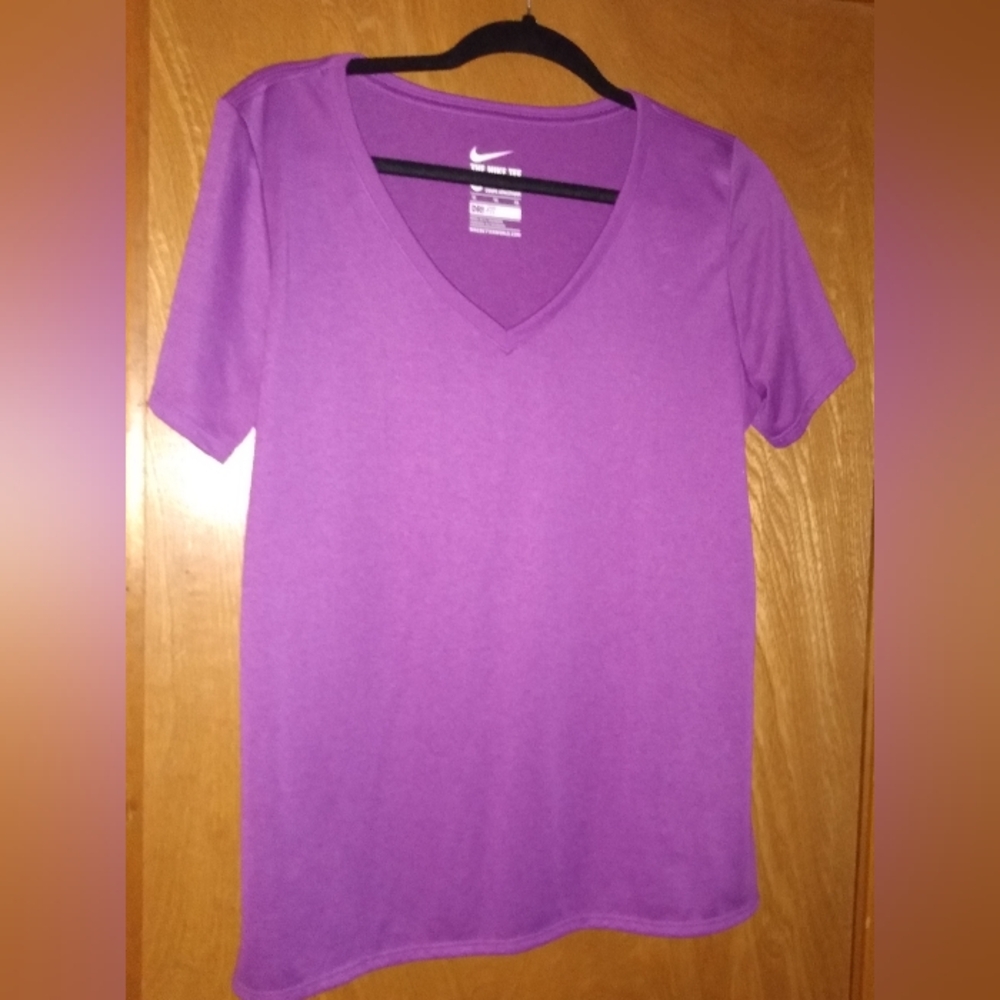 NWOT Nike Dri-Fit Purple T-shirt with Nike Swoosh. Women's Size XL